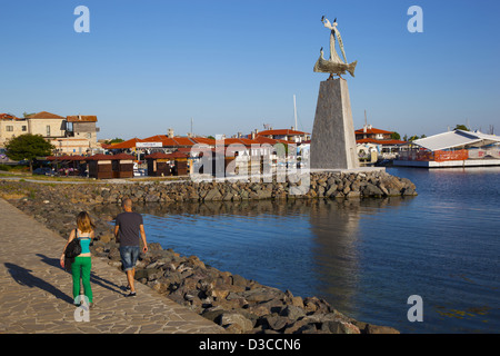 Bulgarien, Europa, Schwarzes Meer, Nessebar, Hafen, Seehafen, Statue des Hl. Nikolaus In der Südbucht Nessebar. Stockfoto