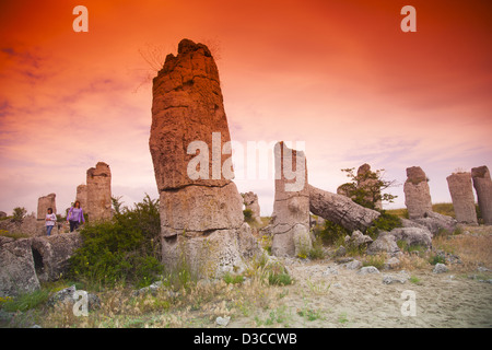 Bulgarien, Europa, Varna, Felsformationen in den Steinwald, ein Cluster von 50 Millionen Jahre alten Baum wie Steinsäulen. Stockfoto