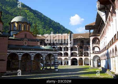 Bulgarien, Europa, Rila-Kloster inmitten der Rila Gebirge, Hof, Kirche der Geburt Christi. Stockfoto