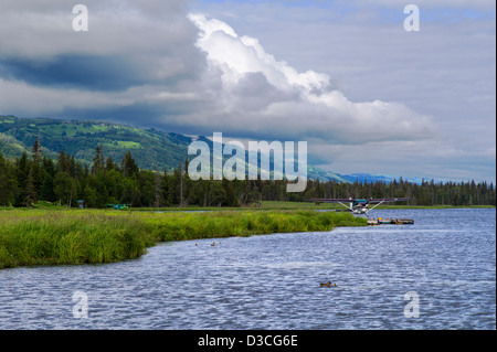 Wasserflugzeug vor Anker am Beluga Bay, Homer, Alaska, USA Stockfoto