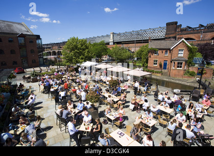 Herzöge 92 Bar, Castlefield, Manchester, Uk, Europa Stockfoto