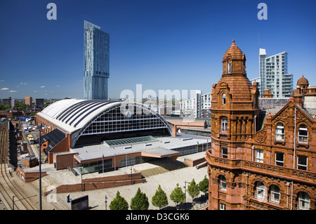 Blick auf Manchester zentrale Convention Centre und Beetham Tower mit Midland Hotel im Vordergrund, Manchester, Uk, Europa Stockfoto