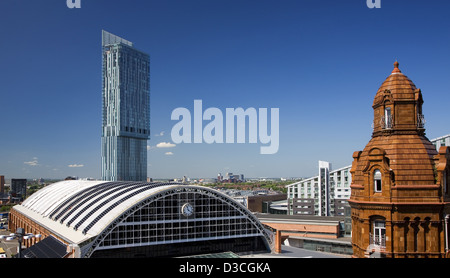 Blick auf Manchester zentrale Convention Centre und Beetham Tower mit Midland Hotel im Vordergrund Stockfoto