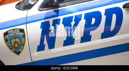 New York Police Department Schild an Polizei Auto, New York, Usa Stockfoto