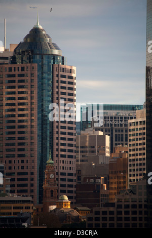 Wintergarten Plaza Gebäude vom Circular Quay mit Lands Department Uhr im Vordergrund Sydney Australia aus gesehen Stockfoto