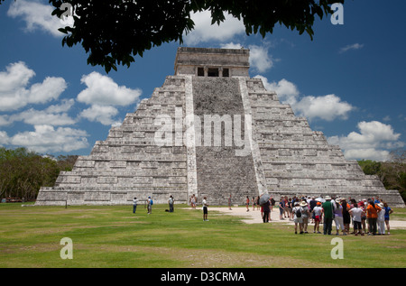 El Castillo oder Tempel der Kukulkan in Chichen Itza, Mexiko Stockfoto