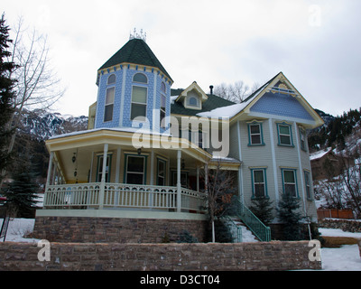 Altes Haus in kleinen Bergstadt Ouray, Colorado. Stockfoto