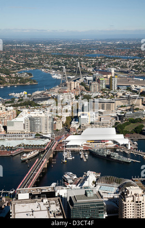 Erhöhten Antenne anzeigen mit Blick auf die Pyrmont Bridge - Darling Harbour und in die Blue Mountains Sydney Australia Stockfoto