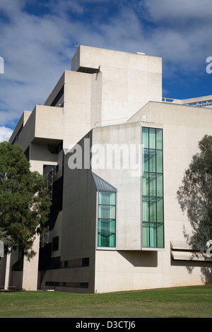 Der High Court of Australia ist ein herausragendes Beispiel der späten moderne Brutalismus. Stockfoto