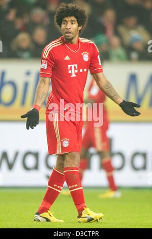 Münchner Dante spielt den Ball in der deutschen Bundesliga-Fußballspiel zwischen VfL Wolfsburg und FC Bayern München, in der Volkswagen Arena in Wolfsburg, Deutschland, 15. Februar 2013. Foto: Sebastian Kahnert Stockfoto