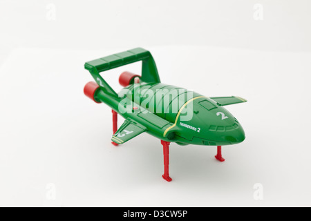 Thunderbird 2 Diecast Modell vor weißem Hintergrund Stockfoto