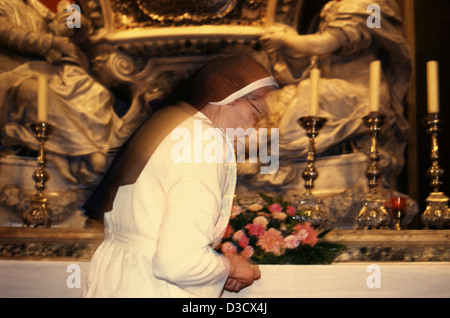 Eine katholische Nonne in St-Blaise-Kirche in der alten Stadt von Dubrovnik-Kroatien Stockfoto