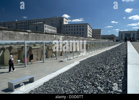 Berlin, Deutschland, Rest der Berliner Mauer auf dem Gelände der Topographie des Terrors Stockfoto