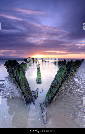 Wrack des norwegischen Trawlers S.S. Nornen auf Berrow Strand in der Nähe von Burnham-on-Sea, Somerset, Vereinigtes Königreich. Stockfoto