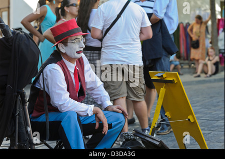 MIME-Straßenkünstler Pause, Paris, Frankreich. Stockfoto