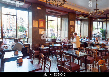 Café Comercial, Glorieta de Bilbao, Madrid, Spanien Stockfoto