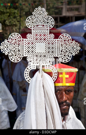 A Straße Zug der Kirche Priester und Diakone während Timkat (fest der Epiphanie), Gondar, Äthiopien Stockfoto