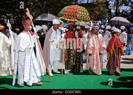 A Straße Zug der Kirche Priester und Diakone während Timkat (fest der Epiphanie), Gondar, Äthiopien Stockfoto