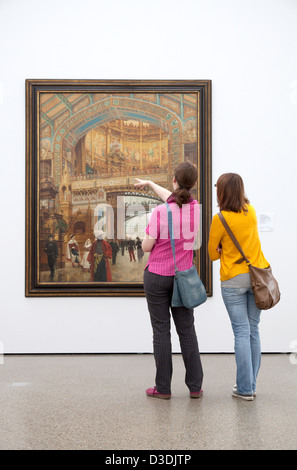 Essen, Deutschland, Folkwang Museum Besucher schauen Sie sich Bilder einer Metropole Stockfoto