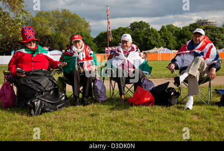 Besucher der Königin diamantenes Jubiläum feiern haben Spaß im Hyde Park, London, UK Stockfoto