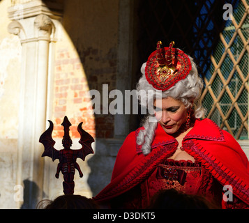 Eine wirklich schöne Teufel unter der Veranda des Palazzo Ducale Karneval 2013; Venedig, Veneto. Italien. Stockfoto