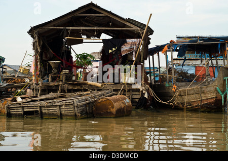 Kampong Luang, schwimmenden Dorf auf der westlichen Seite des Tonle Sap Sees, Pursat Provinz, Kambodscha. Stockfoto