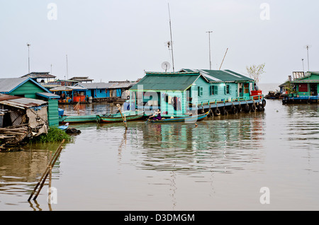 Kampong Luang, schwimmenden Dorf auf der westlichen Seite des Tonle Sap Sees, Pursat Provinz, Kambodscha. Stockfoto