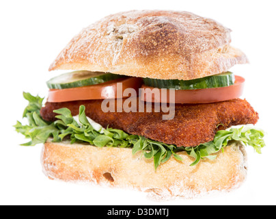 Hähnchenschnitzel auf einer Rolle isoliert auf weißem Hintergrund Stockfoto