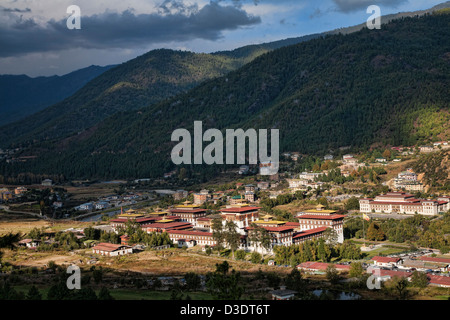 Tashichho Dzong (Bedeutung: "Festung der glorreichen Religion") ist der Sitz der Energie für Bhutan in Timphu. Stockfoto