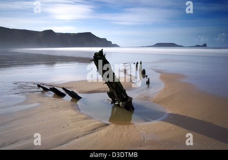 Das Wrack der Helvetia, Rhossili Strand, Gower Halbinsel, Südwesten von Wales. Stockfoto