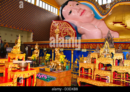 Thai Buddhistisch "Wat Chaiya Mangkalaram Tempel" Gehäuse Gold plattiert, liegenden Buddha und Bestattung Asche Kammern unter, Penang, Malaysia Stockfoto