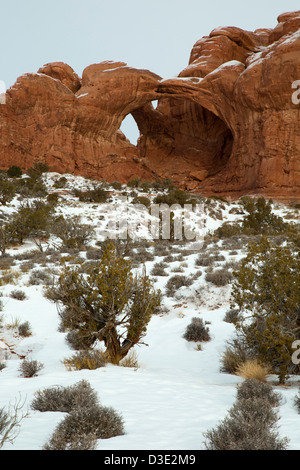 Moab, Utah - Doppelbogen im Winter im Arches National Park. Stockfoto