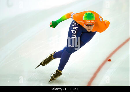 Hamar, Norwegen. 17. Februar 2013.  Essent ISU World Allround Speed Skating Championships 2013 Lotte van Beek von Niederlande in Aktion bei den Ladies Division 1500m Speed-Skating Championships in der Viking Schiff Olympic Arena in Hamar, Norwegen. Bildnachweis: Action Plus Sport Bilder/Alamy Live News Stockfoto