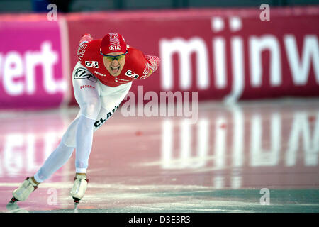 Hamar, Norwegen. 17. Februar 2013.  Essent ISU World Allround Speed Skating Championships 2013. Denis Yuskov Russlands in Aktion während der Herren Division 1500m Eisschnelllauf-Sieger in der Viking Schiff Olympic Arena in Hamar, Norwegen. Bildnachweis: Action Plus Sport Bilder/Alamy Live News Stockfoto