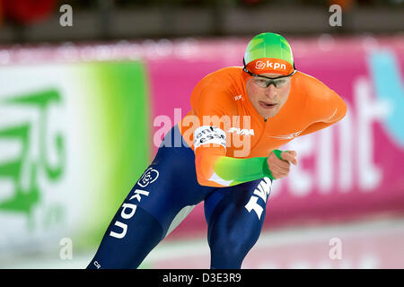 Hamar, Norwegen. 17. Februar 2013.  Essent ISU World Allround Speed Skating Championships 2013. Sven Kramer Niederlande konkurriert in der Männer 10000m bei den Eisschnelllauf-Meisterschaften im Viking Ship Olympic Arena Hamar, Norwegen. Bildnachweis: Action Plus Sport Bilder/Alamy Live News Stockfoto