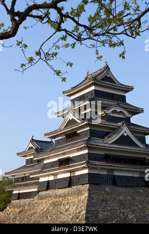 16. Jahrhundert Matsumoto Castle ist auch bekannt als Crow, ein nationaler Schatz von Japan durch Shimadachi Sadanaga Burg. Stockfoto