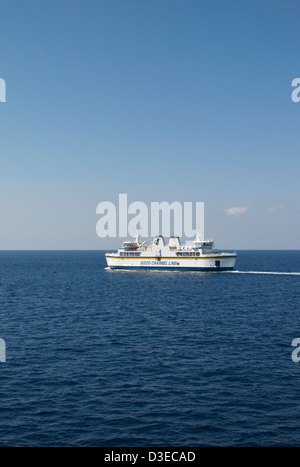 Die Gozo Channel Ferry gesehen überschreiten die Gozo Channel zwischen Cirkewwa auf Malta und Mgarr, Gozo. Stockfoto