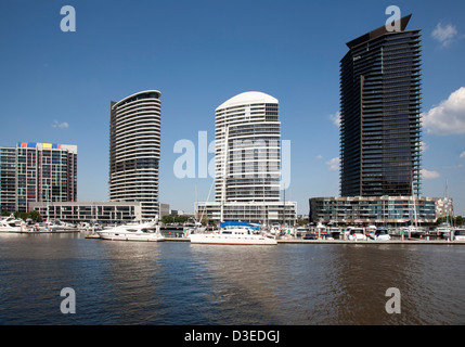 Wohnungen am Wasser und Marina am Victoria Harbour Docklands Melbourne Victoria Australien Stockfoto