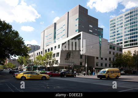 Die Brutalist moderne Architektur-Stil des The County Court of Victoria befindet sich auf William Street Melbourne Victoria Stockfoto