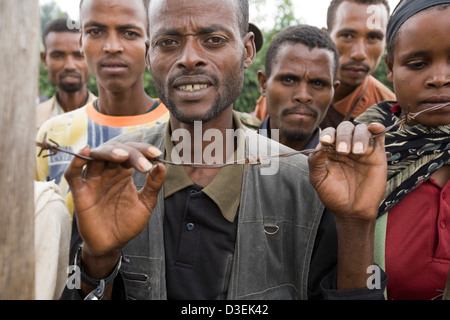 SORO Stadt, WOLAYITA ZONE, Äthiopien, 19. August 2008: Zulassung zur ergänzenden Fütterung Zentrum für Nahrungsmittelhilfe warten Stockfoto