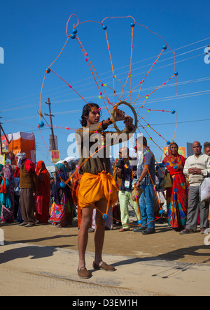 Umzug In die Straße, Maha Kumbh Mela, Allahabad, Indien Stockfoto