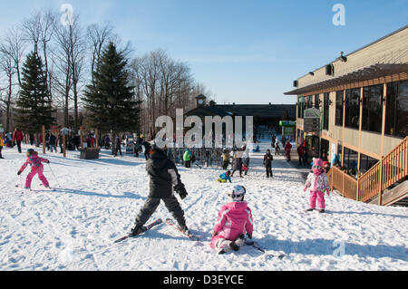 Die Ski-Saint Bruno Station öffnen seit 1965 hat 500 000 Studenten, graduierte seine Ski-school.located auf der südlichen Küste von Montreal, Quebec Stockfoto