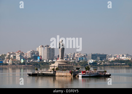 Buddha-Statue Hussainsagar See Hyderabad Indien Andhra Pradesh Stockfoto