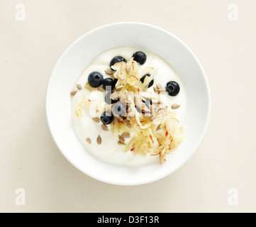 Joghurt Apfel Heidelbeeren Sonnenblumen Samen Stockfoto