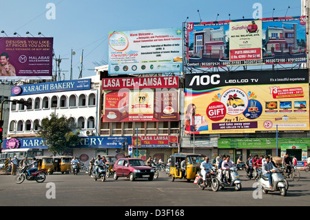 Hyderabad Indien Billboards Lasa Lamsa Tee Andhra Pradesh Stockfoto