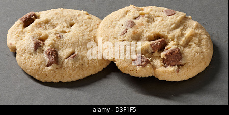 Zwei Milk Chocolate Chunk Cookie Kekse Stockfoto