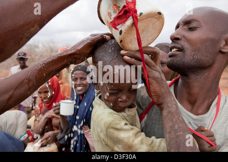 GURAH, nördlich von ELWAK Osten KENIAS, 1. September 2009: nördliche Hilfe Wasser Tanker kommt auf Gurah für Hirten. Stockfoto