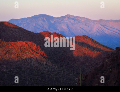 Gates Pass bei Sonnenuntergang Blick zurück in Richtung Tucson, AZ Stockfoto