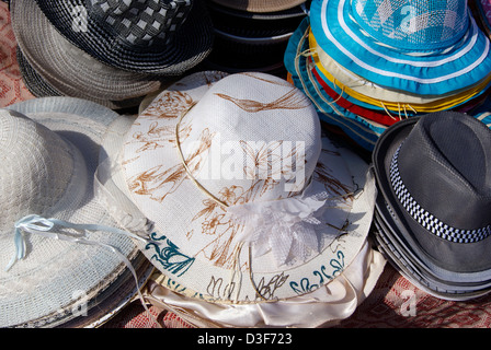 Hutgeschäft in Goa Indien verschiedene Arten von Runde Hüte anzeigen Stockfoto