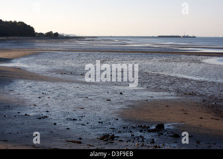 Die Aussicht vom Puckpool Hill auf der Isle Of Wight in Ryde Pier Stockfoto